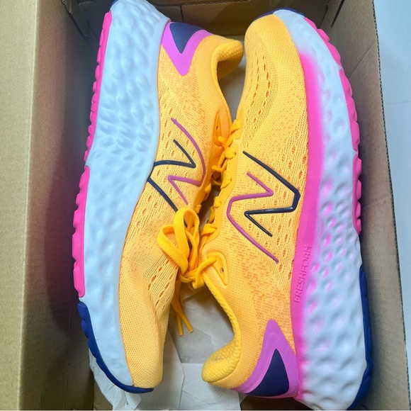 SOLD New Balance EVOS Fresh Foam Canary Women's Athletic Running Shoes Size 9.5 - Picture 6 of 7